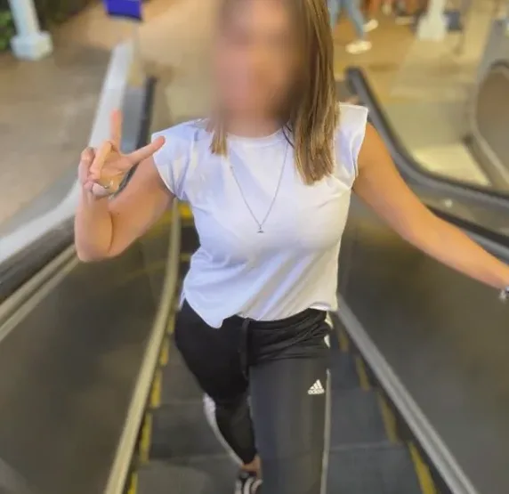 Paula, 36