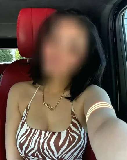Pia, 27